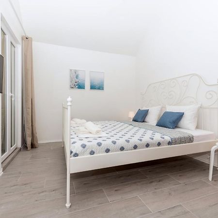 Vista Mare Apartment - 3 Bedroom, Sea View Makarska Exterior photo