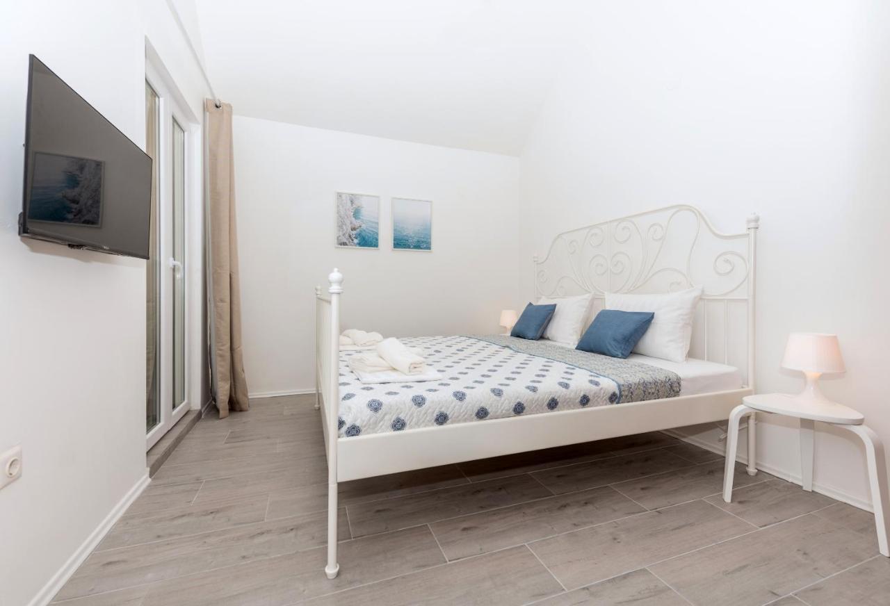 Vista Mare Apartment - 3 Bedroom, Sea View Makarska Exterior photo