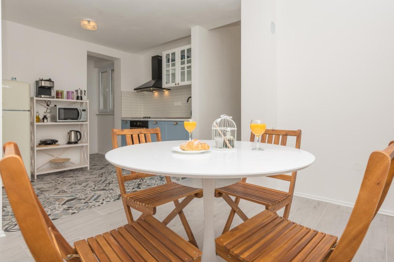 Vista Mare Apartment - 3 Bedroom, Sea View Makarska Exterior photo