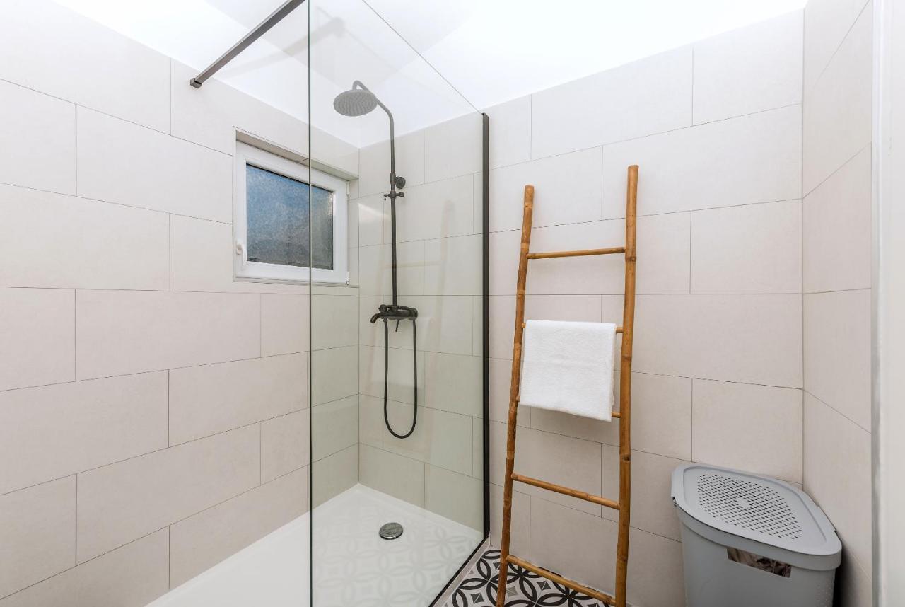 Vista Mare Apartment - 3 Bedroom, Sea View Makarska Exterior photo